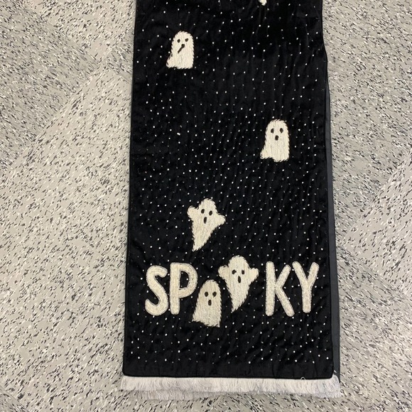 Halloween Spooky Ghost Beaded Black White Jack O Lantern Table Runner 16" x 72" - Picture 10 of 10